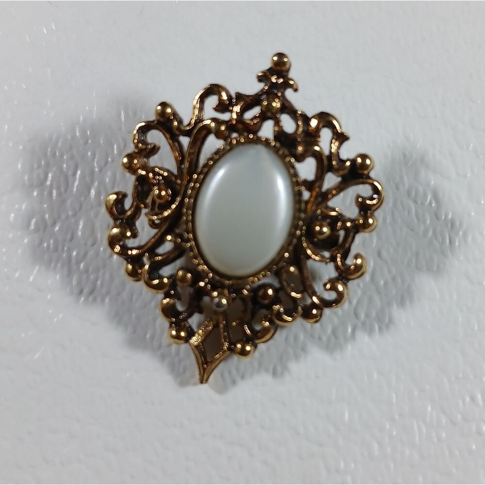 Vintage Gold Tone Metal Faux Pearl Pin Brooch Small